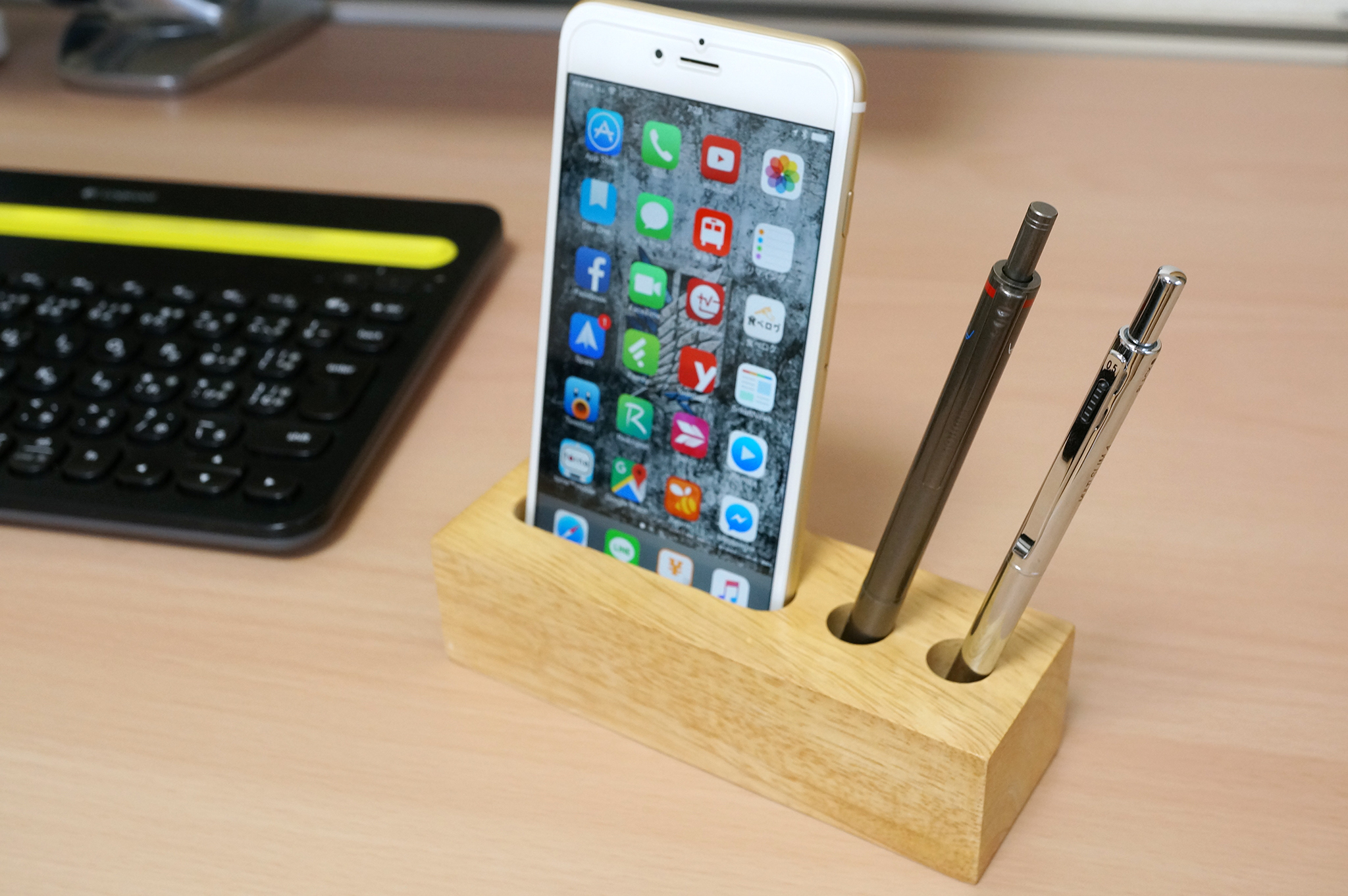 Moft X スマホスタンド レビュー Iphoneやニンテンドースイッチも立つ 貼り付け型スタンド たたむと超薄型 Makkyon Web Moft X スマホスタンド レビュー Iphoneやニンテンドースイッチも立つ 貼り付け型スタンド たたむと超薄型 Makkyon Web