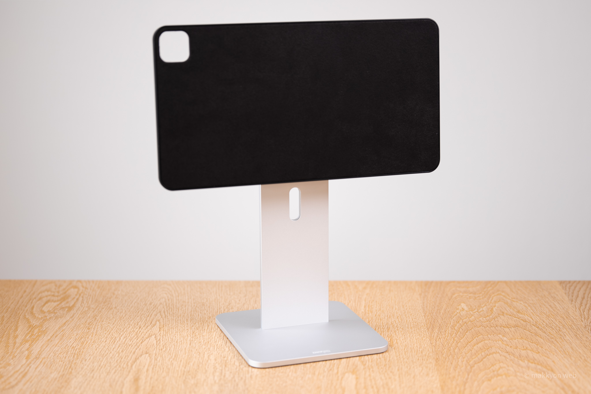 ケース不要！iPad Proをマグネットで吸着する、CharJenPro MagFlött Standをレビュー