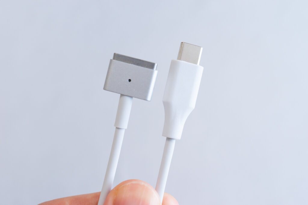 MagSafe レビュー／USB PDで旧MacBook Airを充電するが…… | makkyon web