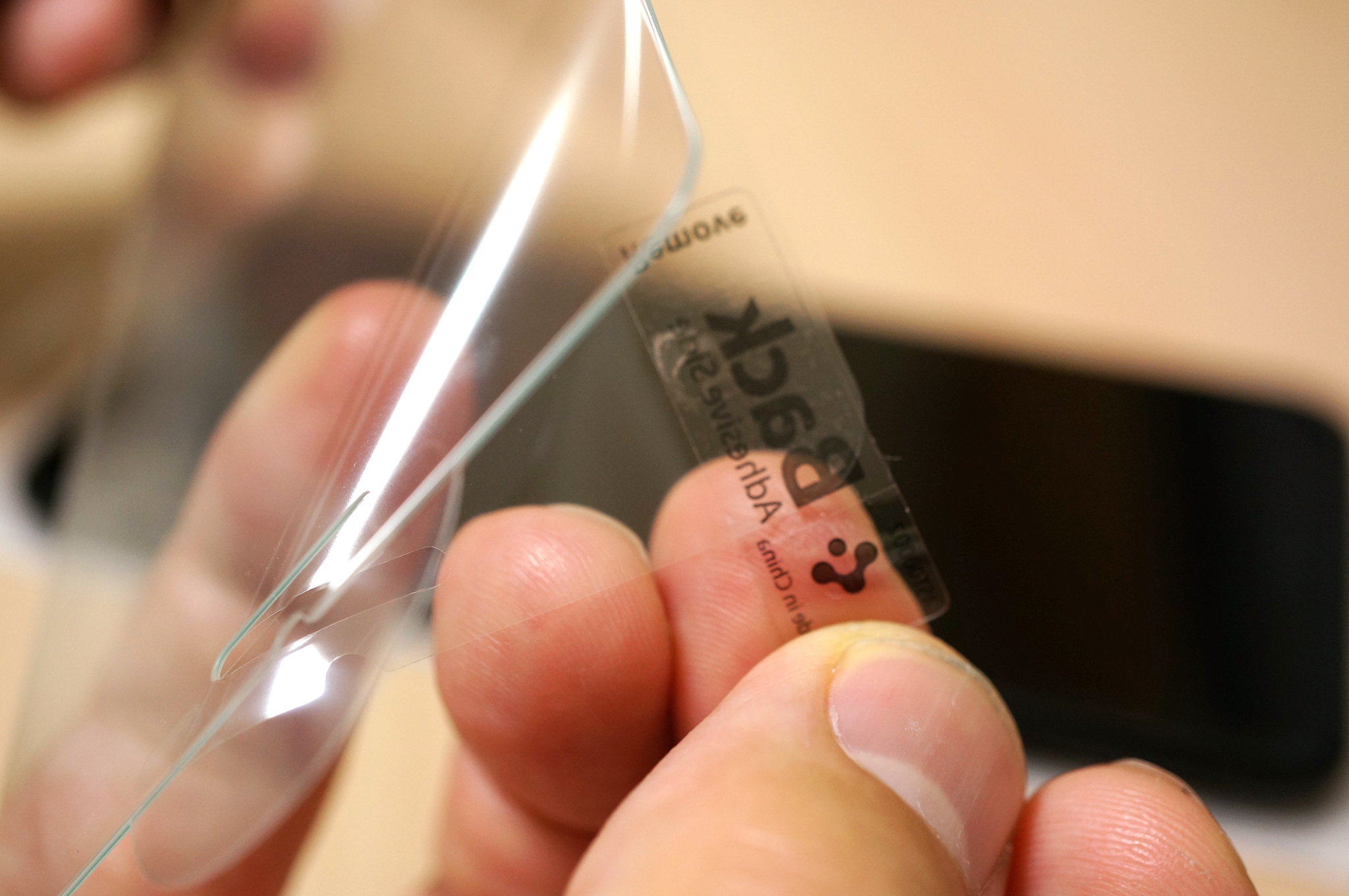  Spigen、より多くのガラスでiPhoneのスクリーンを保護