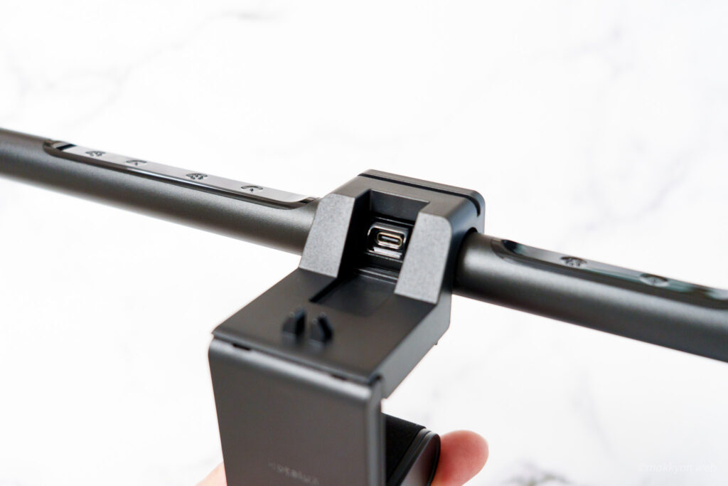 HotaluX AXIS LIGHTの給電用のポートはUSB-C