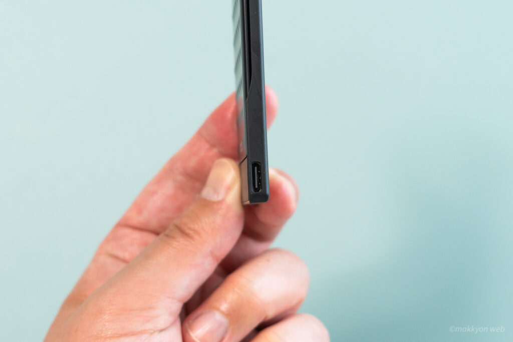 Magbridgeには側面にUSB-Cポートがあります