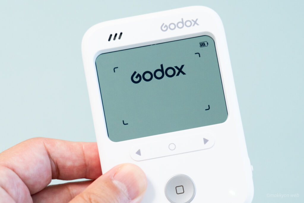 Godox C100の起動時にロゴが表示される